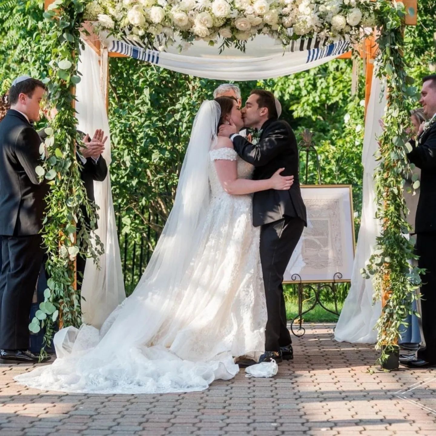 Tulips Floral Design located in Westbrook, CT creates beautiful floral designs for weddings and events.