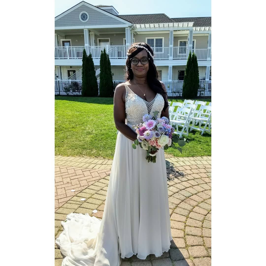 Tulips Floral Design located in Westbrook, CT creates beautiful floral designs for weddings, events and everyday occasions.