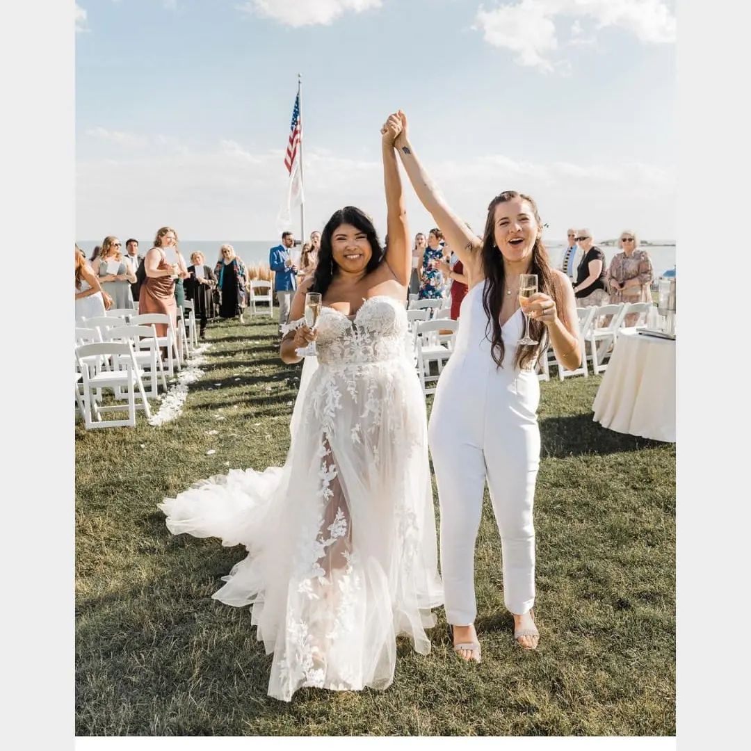 Tulips Floral Design located in Westbrook, CT creates beautiful floral designs for weddings, events and everyday occasions.