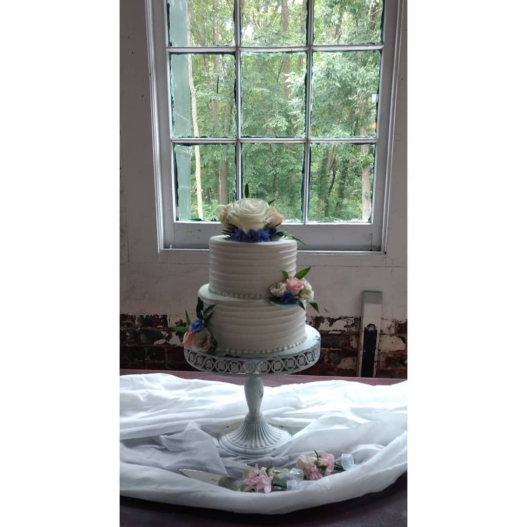 Tulips Floral Design located in Westbrook, CT creates beautiful floral designs for weddings, events and everyday occasions.