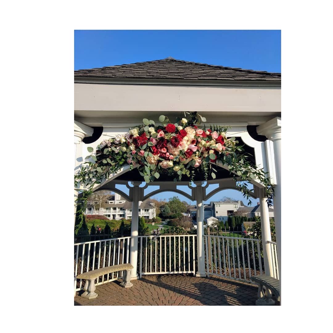 Tulips Floral Design located in Westbrook, CT creates beautiful floral designs for weddings, events and everyday occasions.