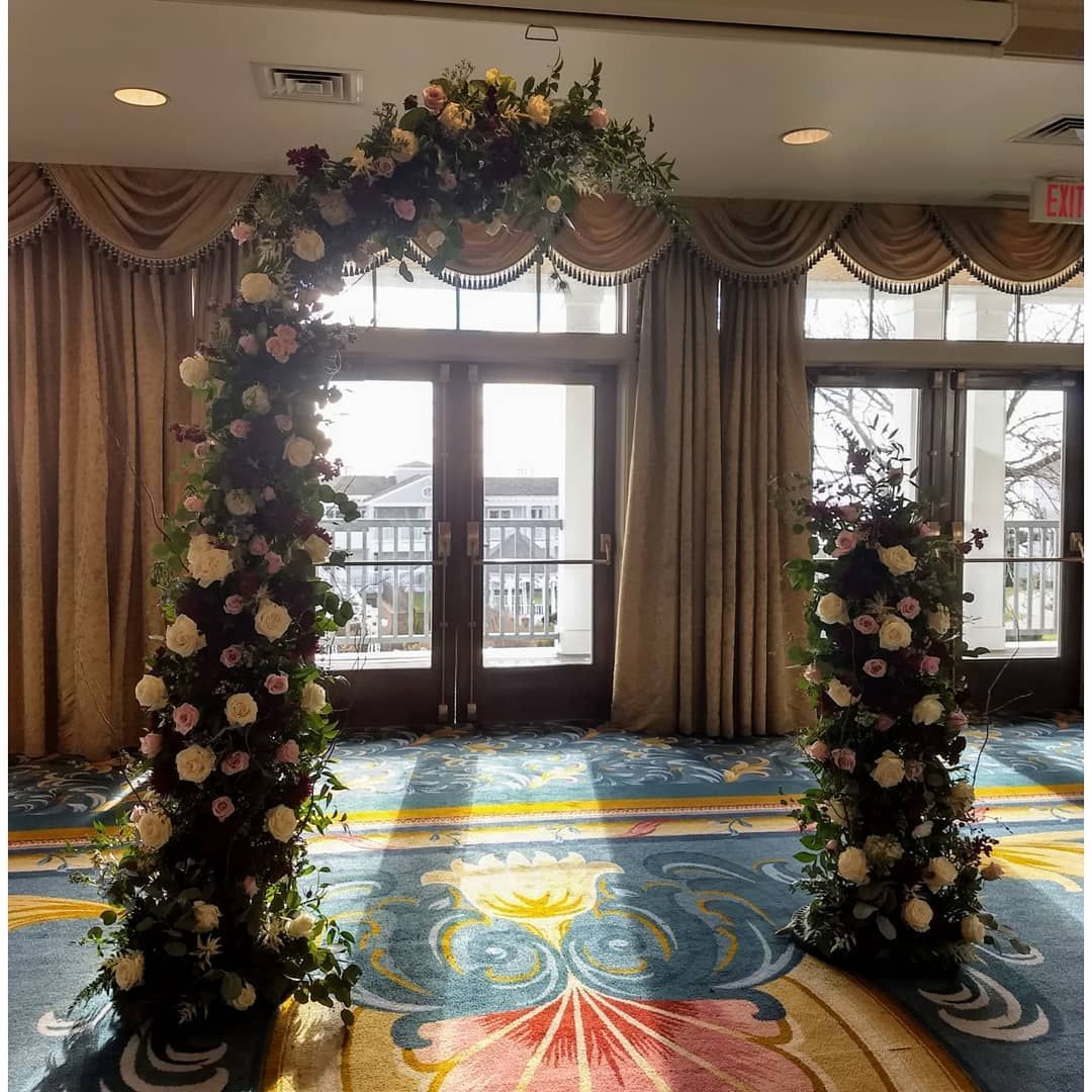 Tulips Floral Design located in Westbrook, CT creates beautiful floral designs for weddings, events and everyday occasions.