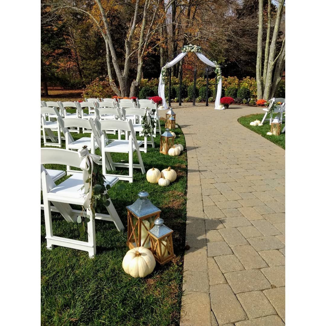 Tulips Floral Design located in Westbrook, CT creates beautiful floral designs for weddings, events and everyday occasions.