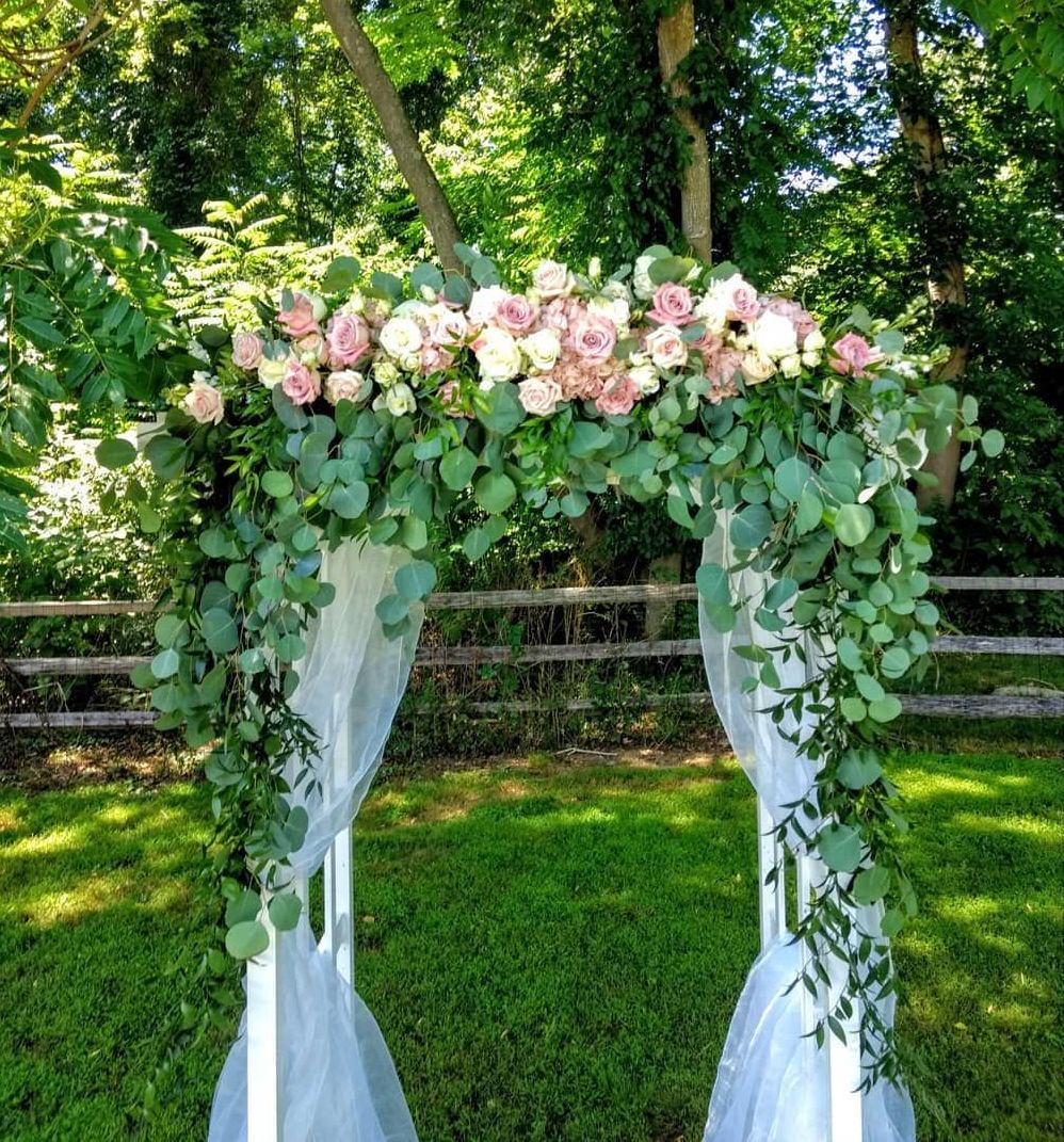 Tulips Floral Design located in Westbrook, CT creates beautiful floral designs for weddings, events and everyday occasions.