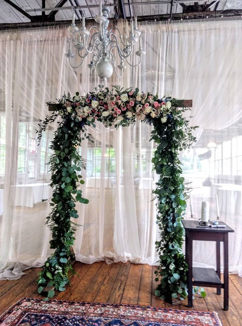 Tulips Floral Design located in Westbrook, CT creates beautiful floral designs for weddings, events and everyday occasions.