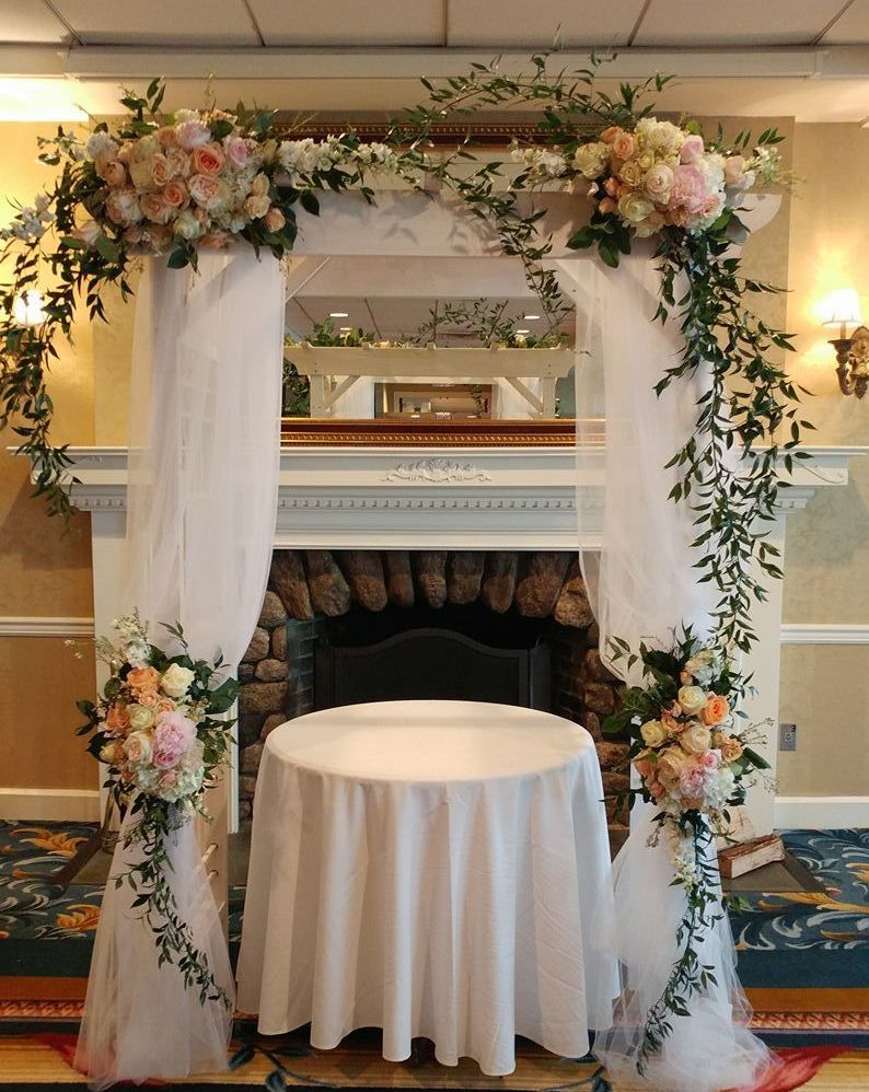 Tulips Floral Design located in Westbrook, CT creates beautiful floral designs for weddings, events and everyday occasions.