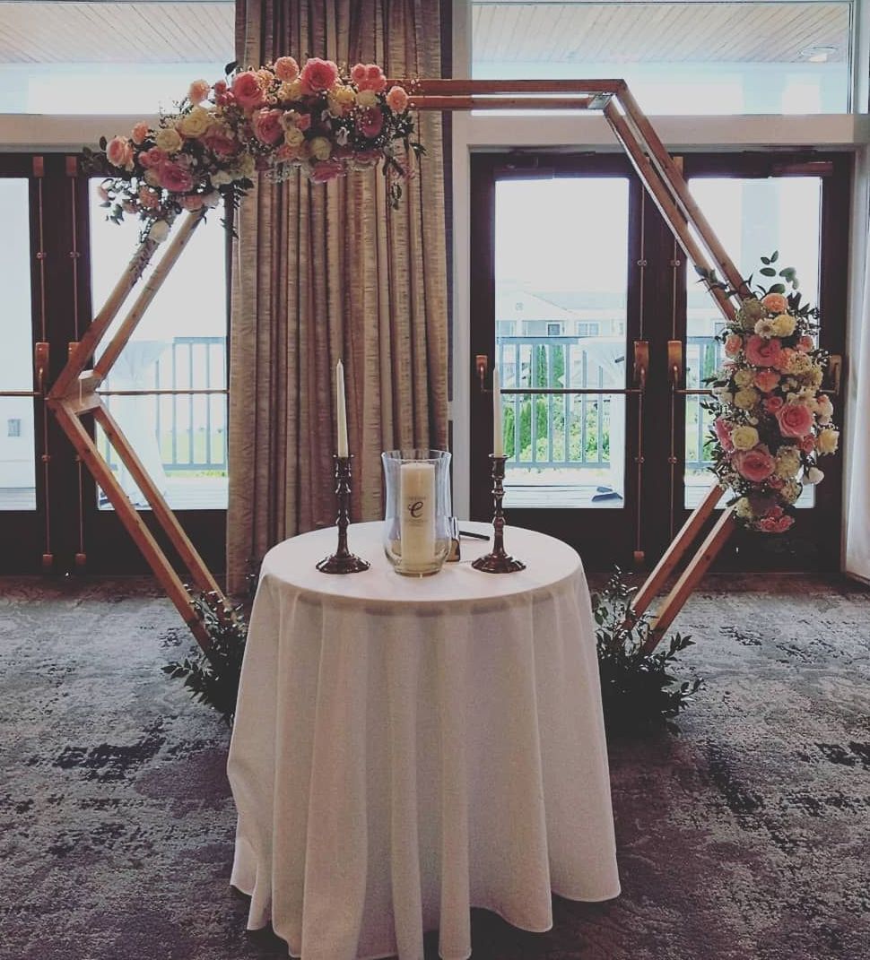 Tulips Floral Design located in Westbrook, CT creates beautiful floral designs for weddings, events and everyday occasions.