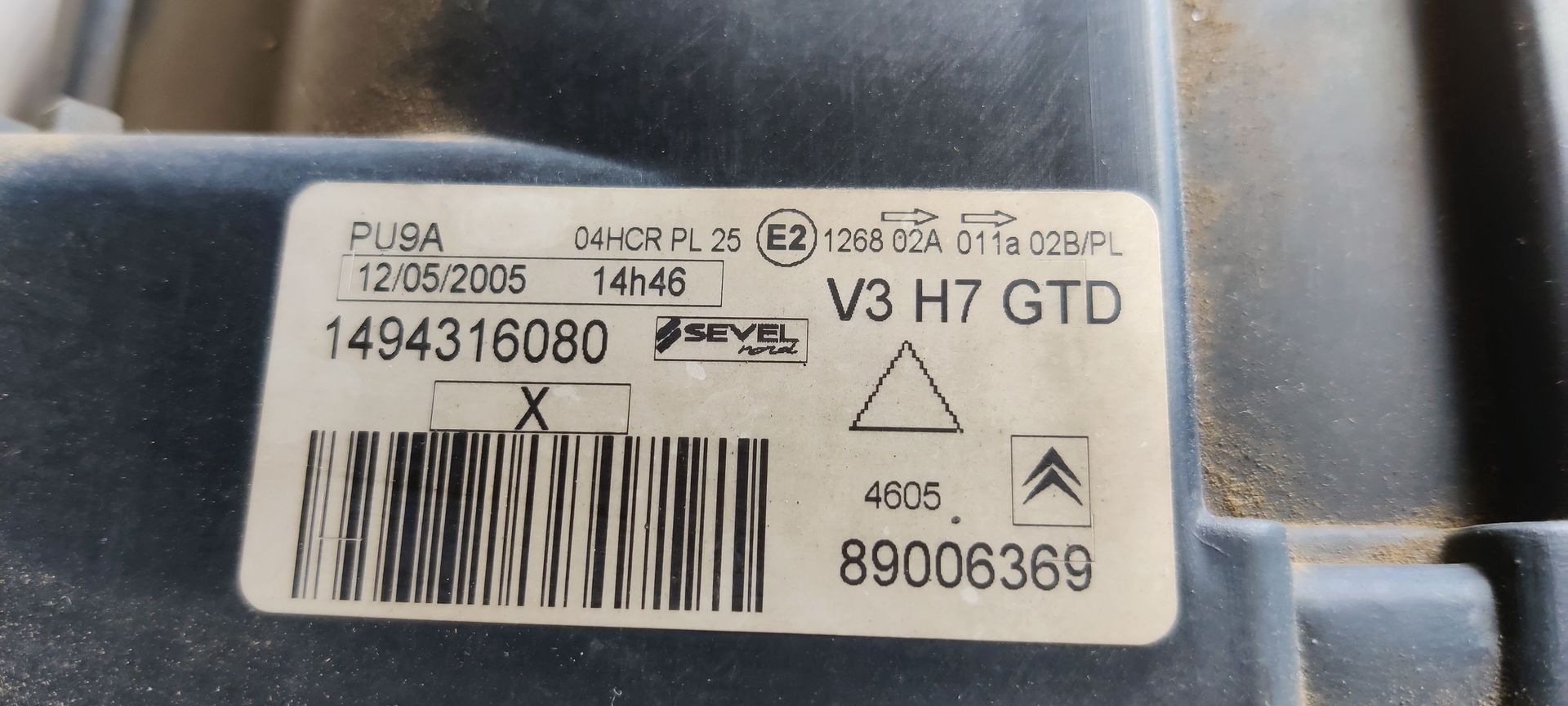 Koplamp Citroen C8 links.