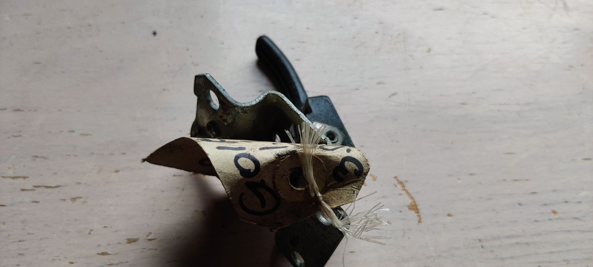 VW Golf 1 cabrio, deuropener links binnen.