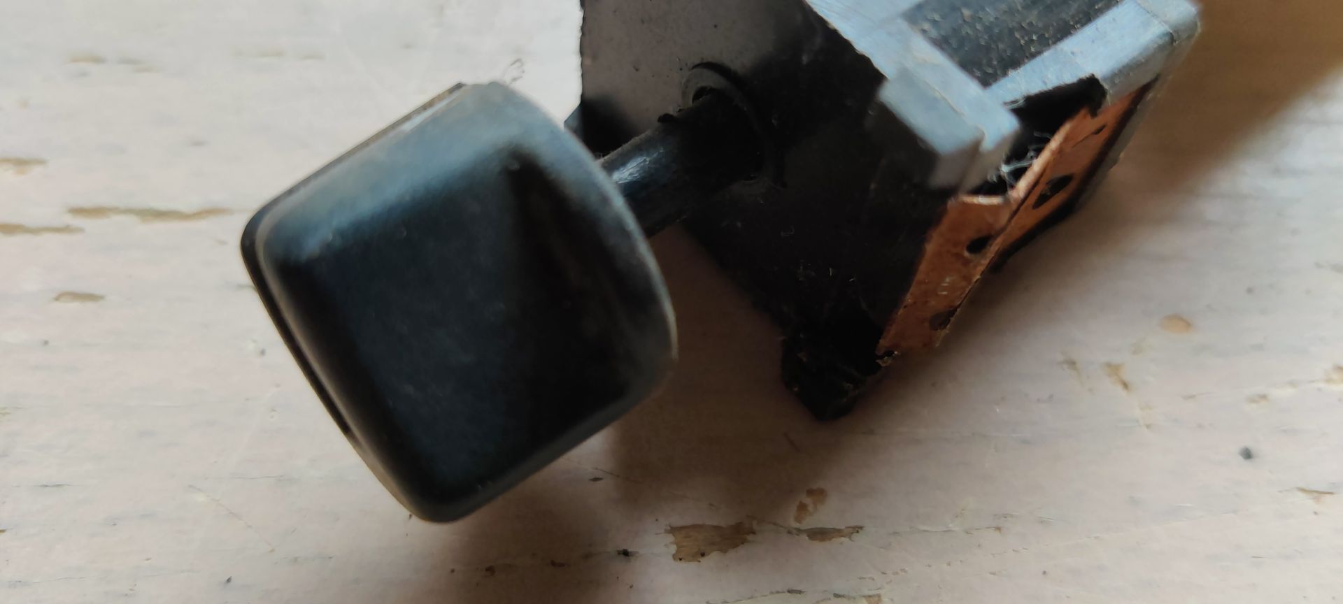 Volkswagen Golf 1, aanjager schakelaar.