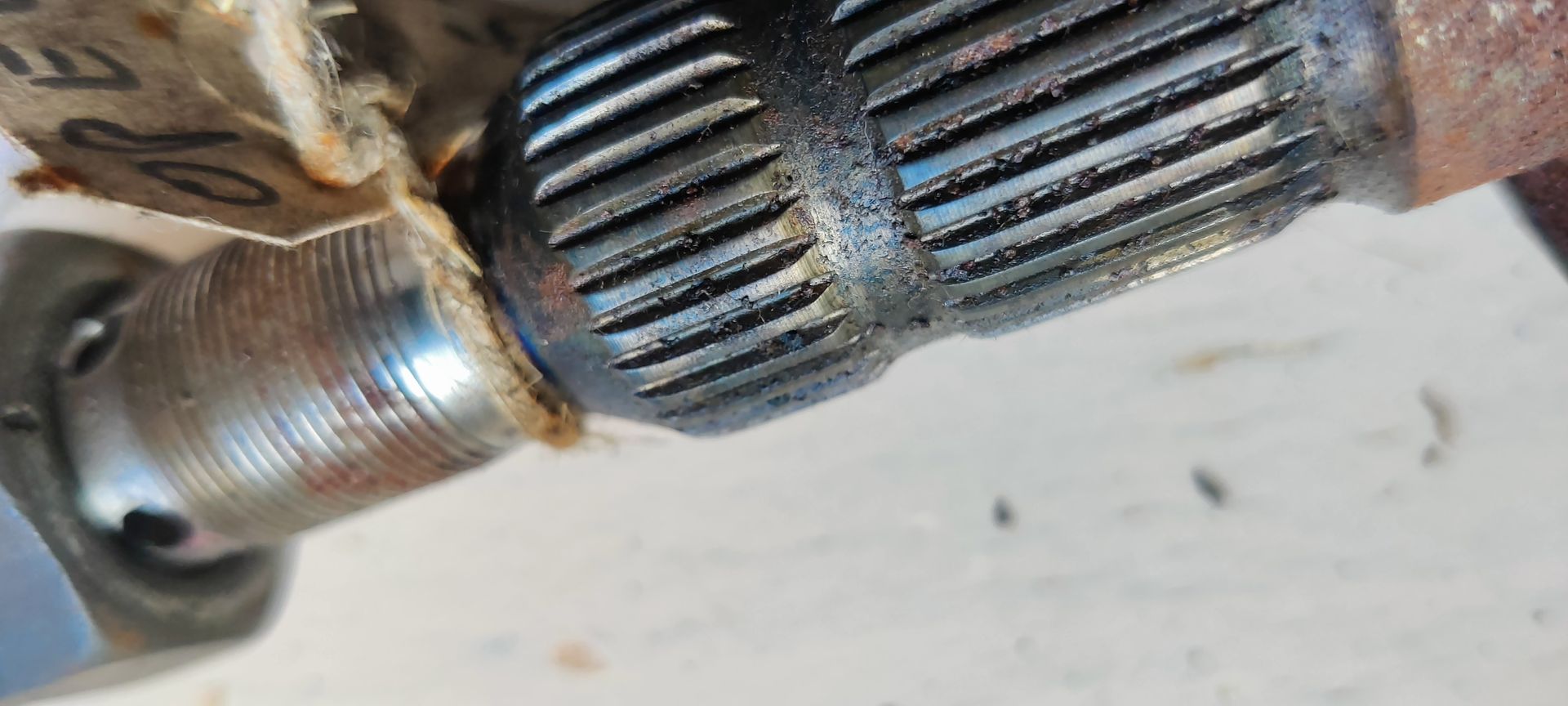 Opel Astra model G, aandrijfas links.