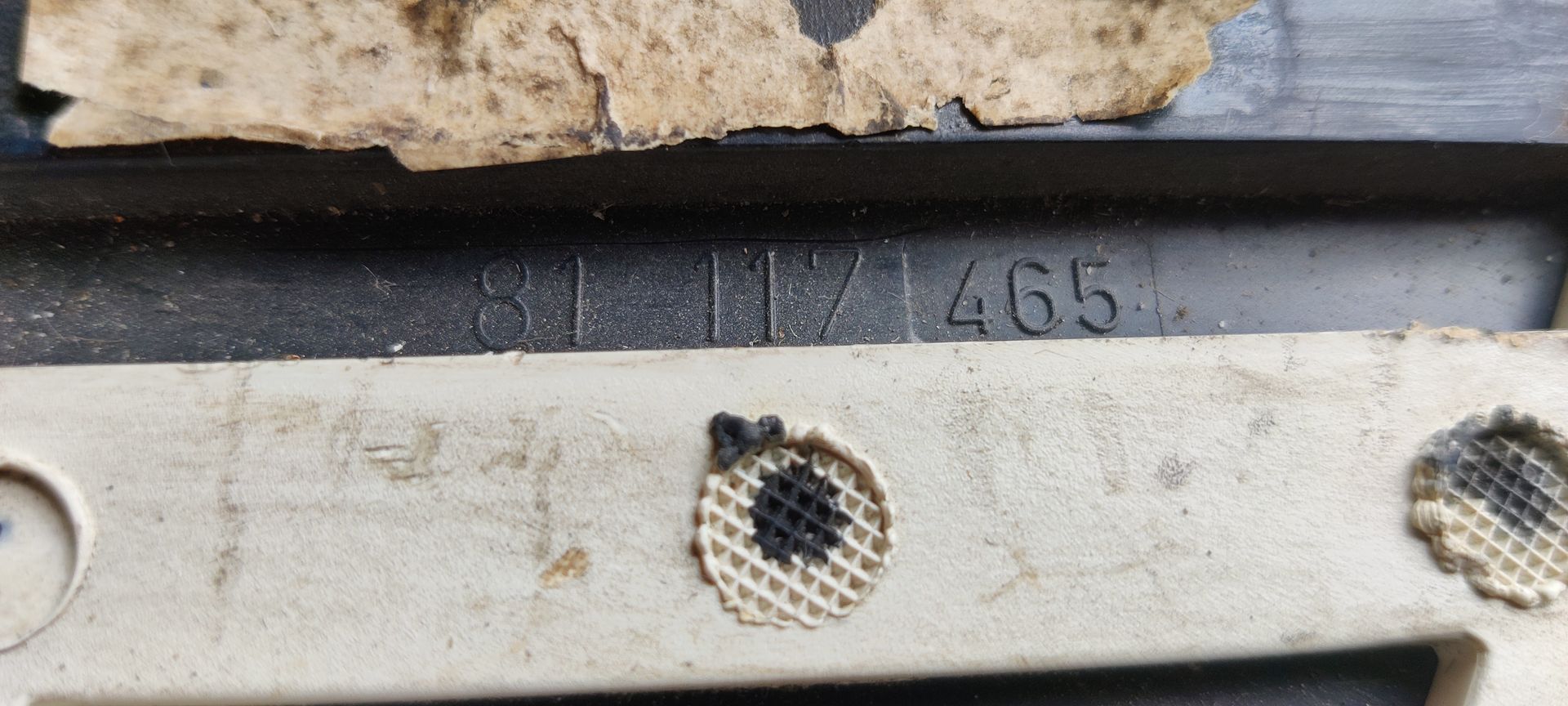 Audi 100 dashboard tellerset.