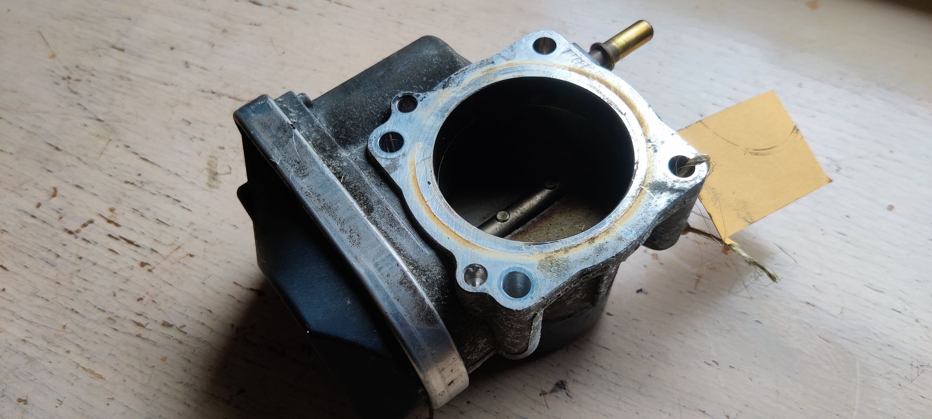 Renault Clio III gasklephuis.