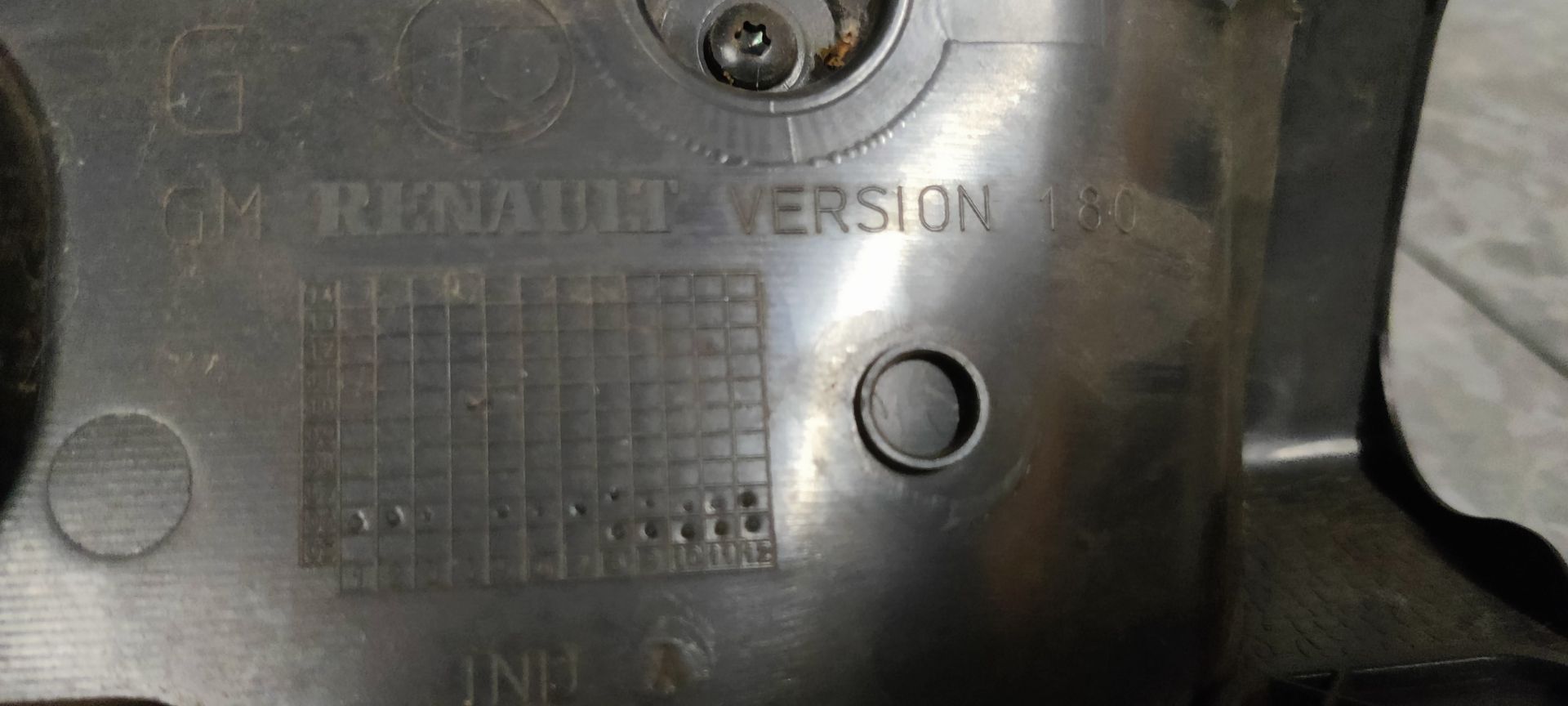 Opel Vivaro, Renault Trafic achterlicht links.