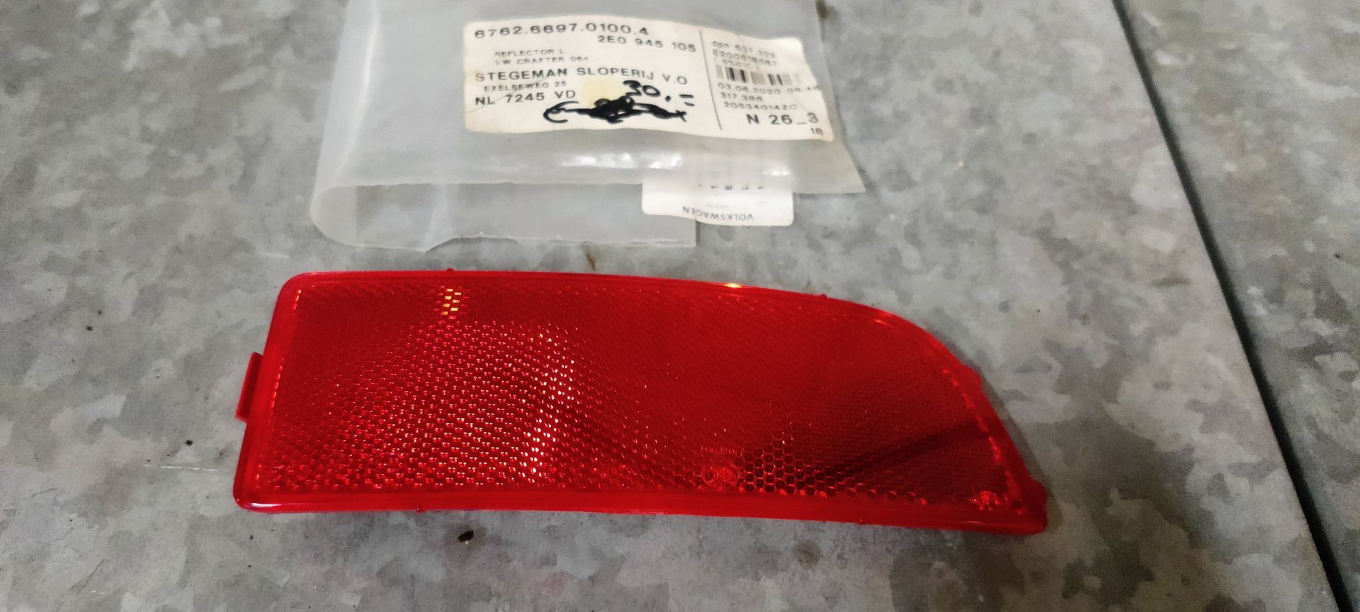 VW Crafter reflector.