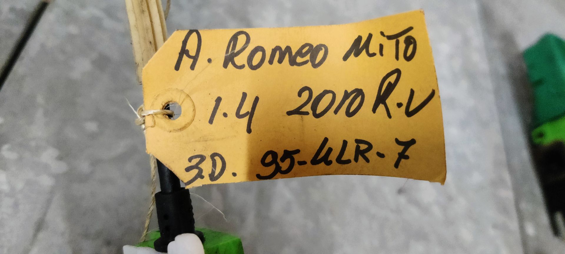 Alfa Romeo MiTo deurslot vanger met kabelsrechter portier.