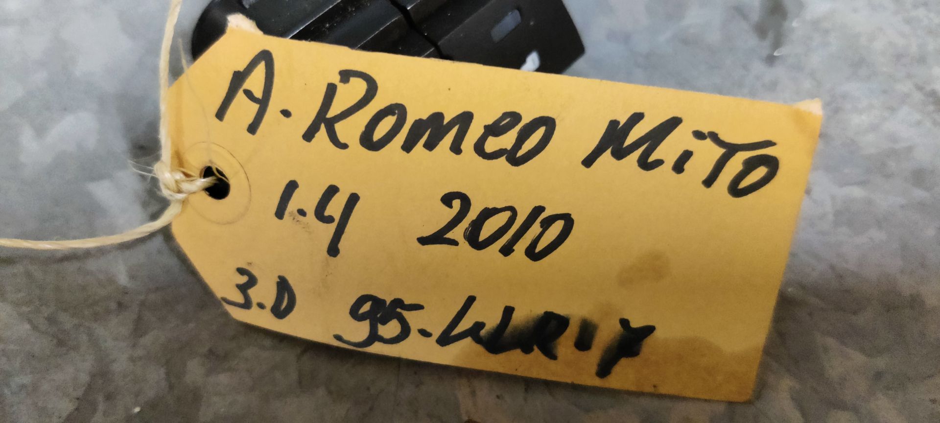 Alfa Romeo MiTo alarmlicht schakelaar.