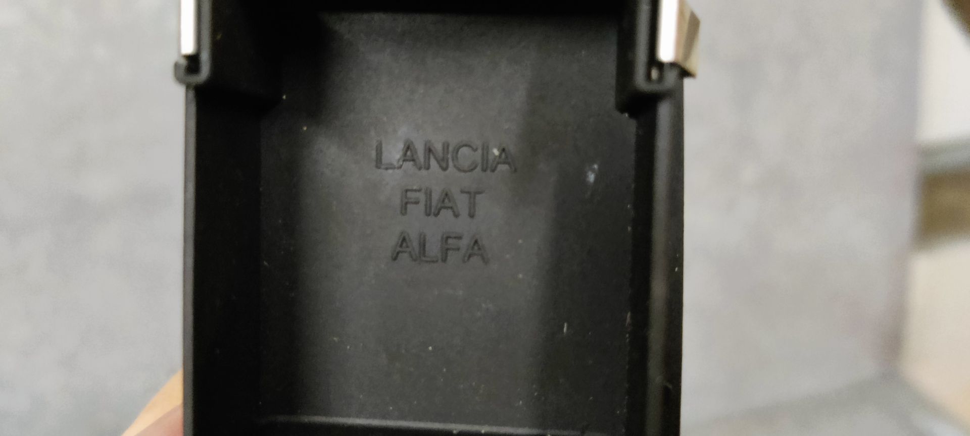 Alfa Romeo MiTo rechterportier raambedieningsknop.