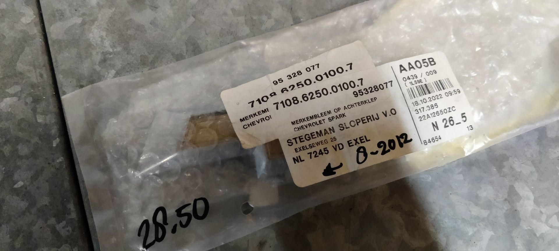 Chevrolet Spark embleem achterklep.