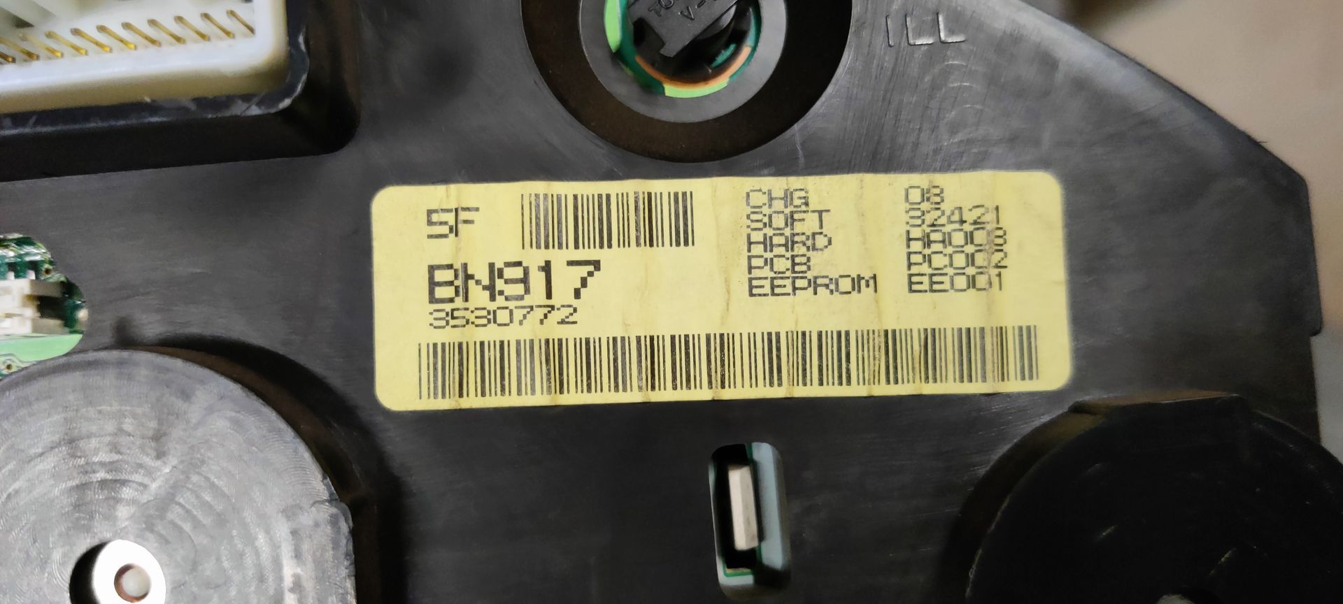 Nissan Almera uit 2004, dashboard tellerset.