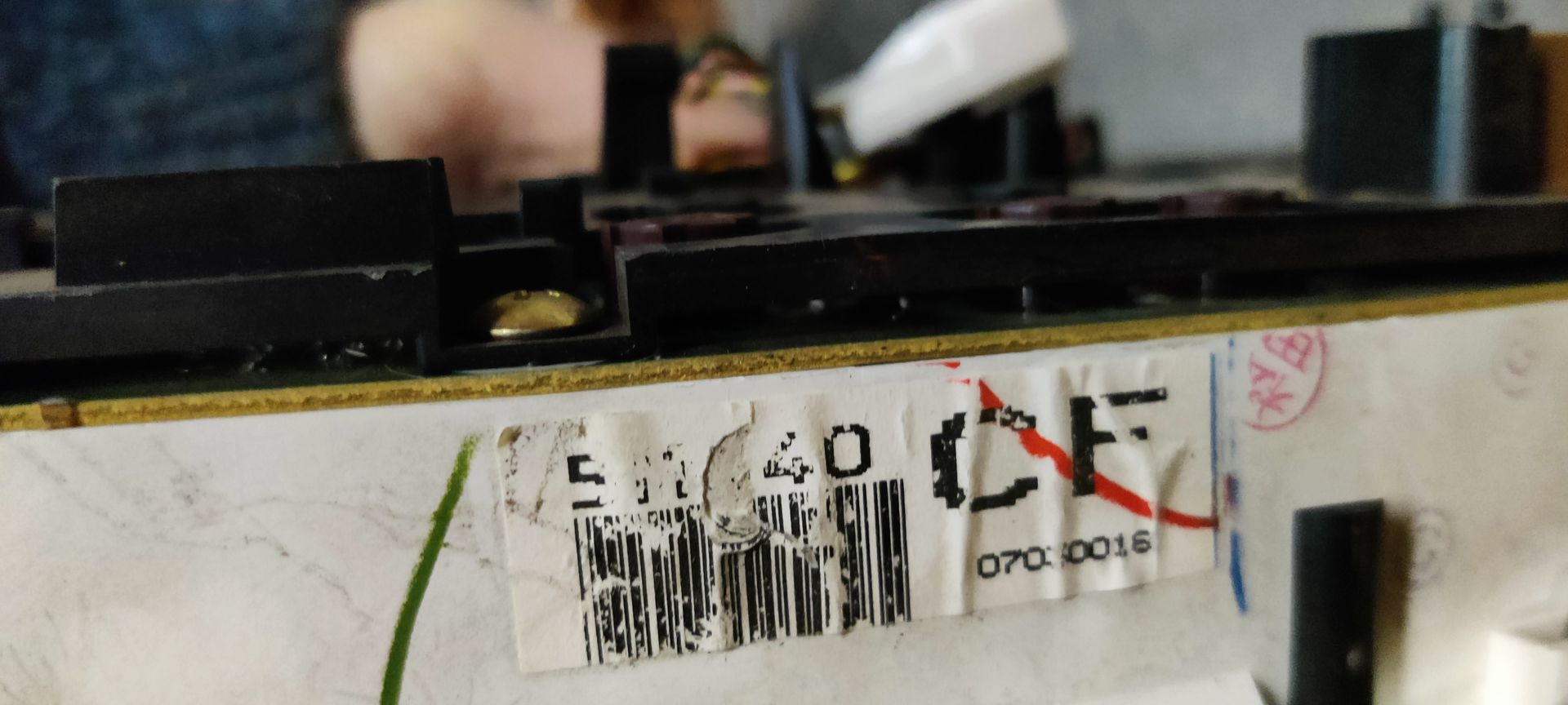 Nissan Almera uit 2001, dashboard tellerset.