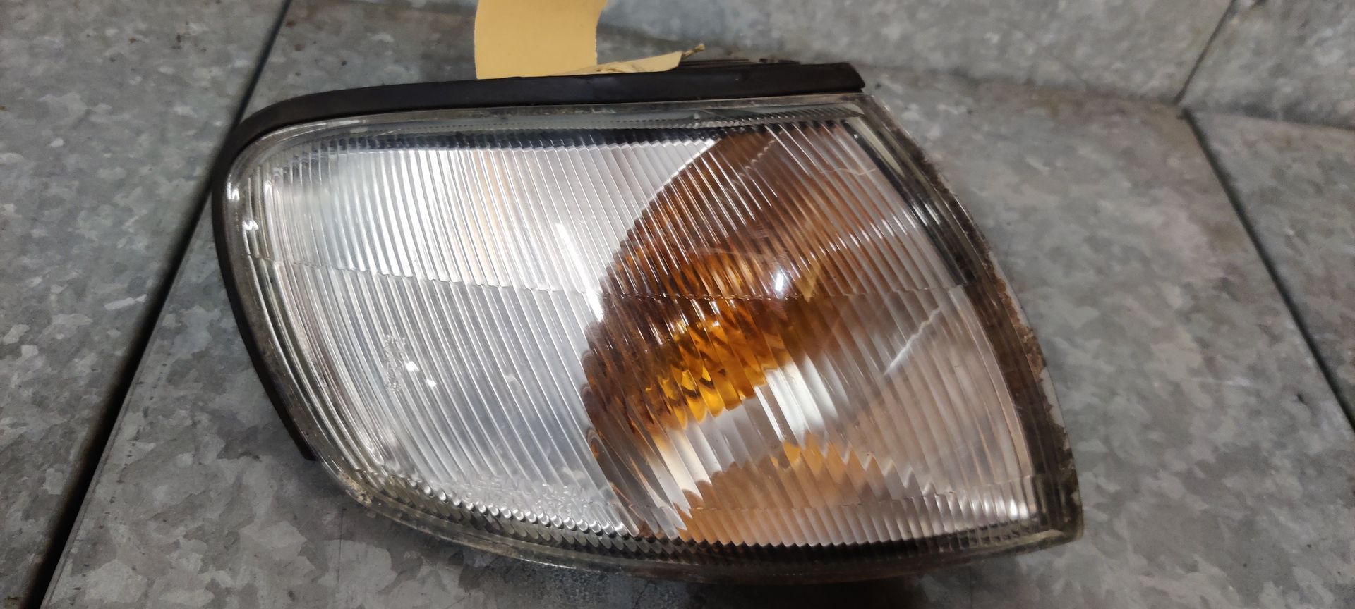 Nissan Almera rechter stadslicht / knipperlicht unit.