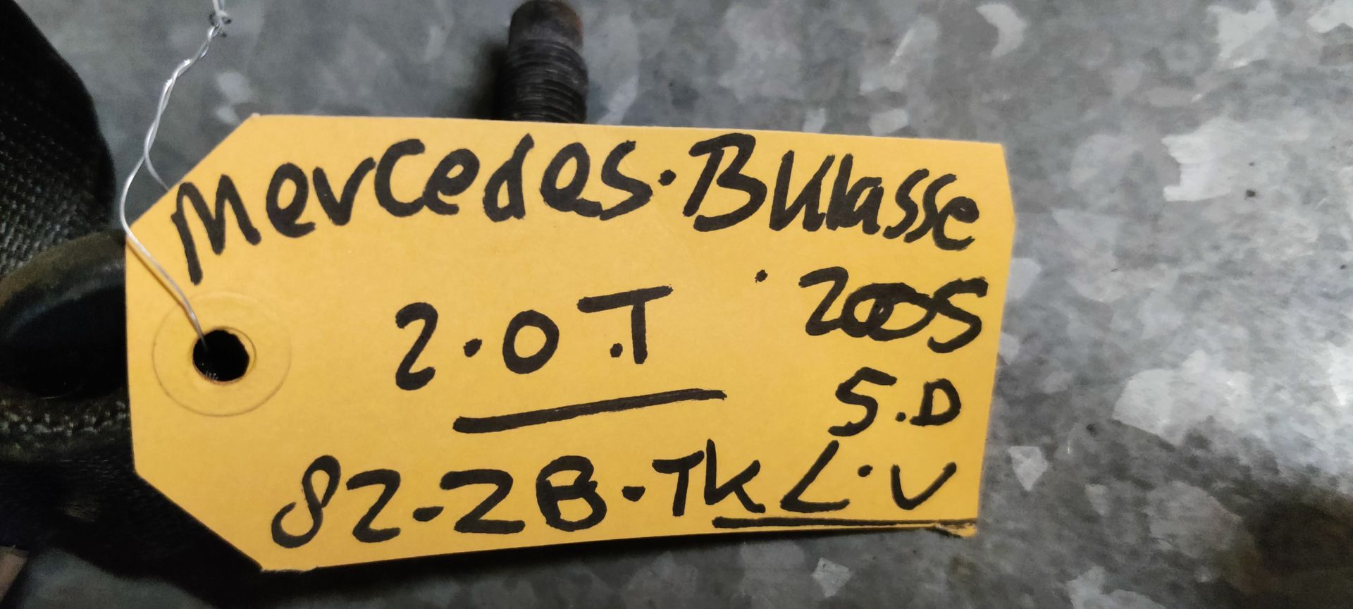 Mercedes B Klasse 2.0T, rolgordel linksvoor.