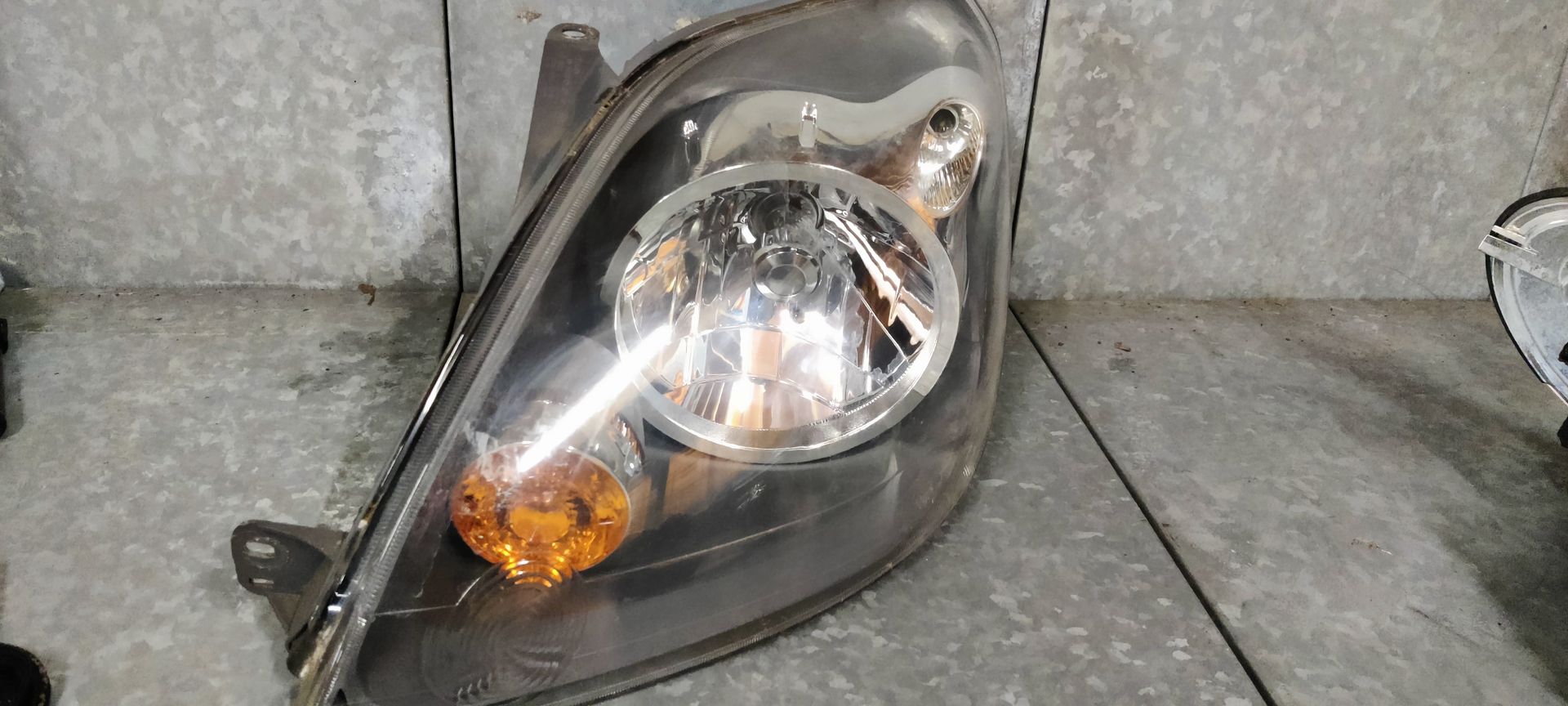 Ford Fiesta bouwjaar 2007 linker koplamp.