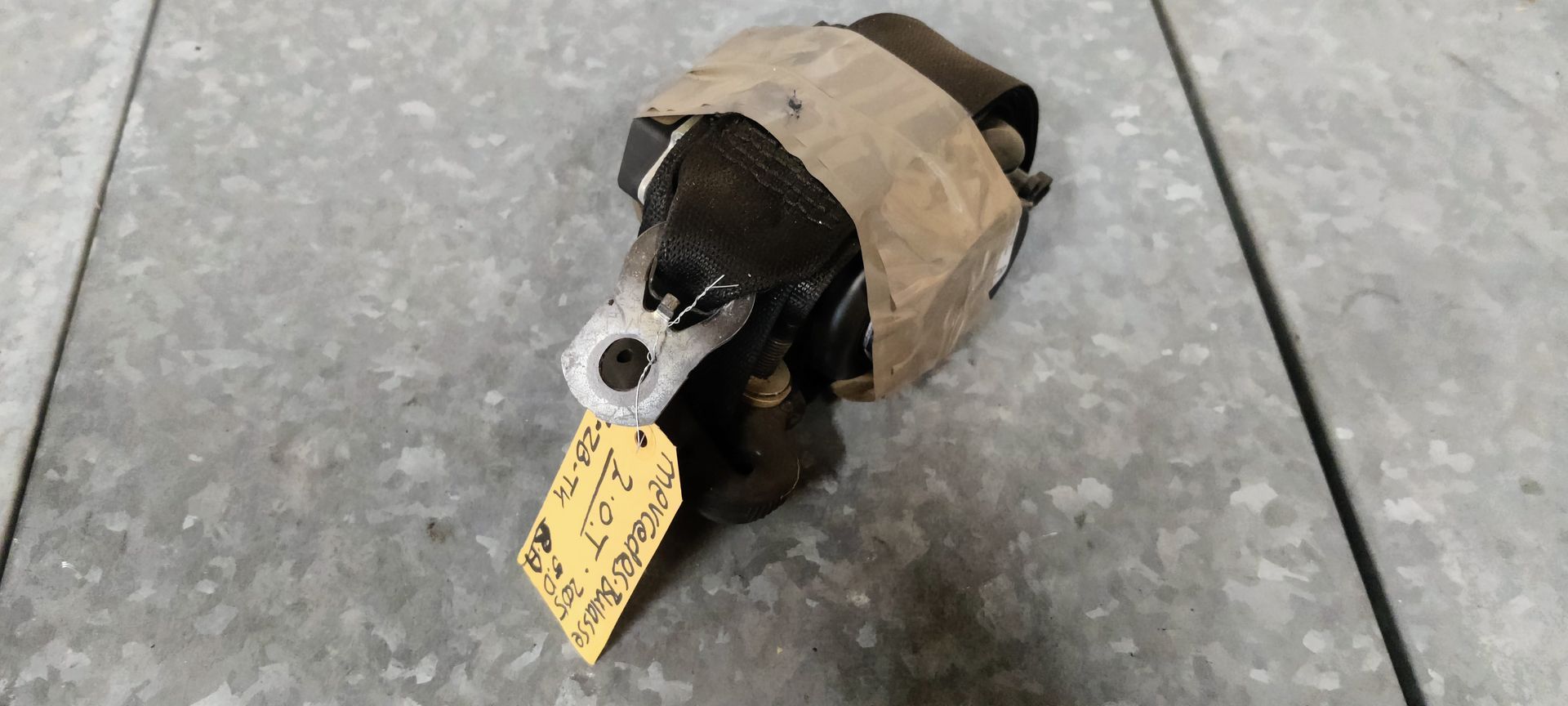 Mercedes B Klasse 2.0T, rolgordel rechtsachter.