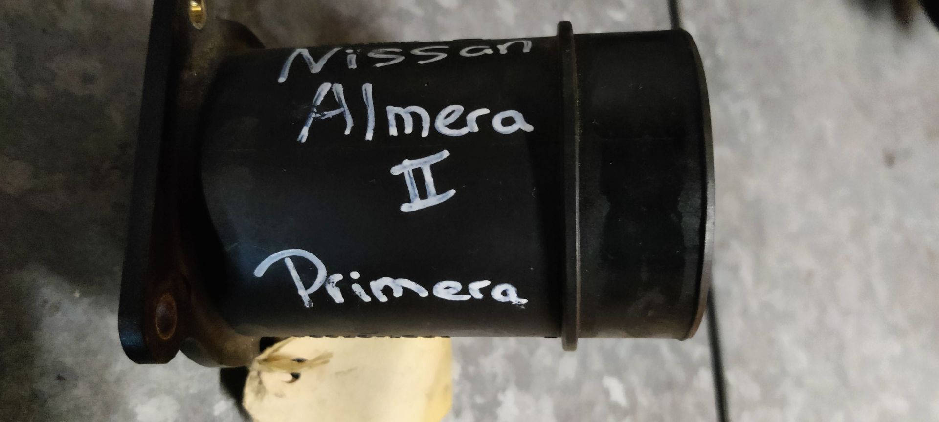 Nissan Almera II, Primera, luchtmassameter.