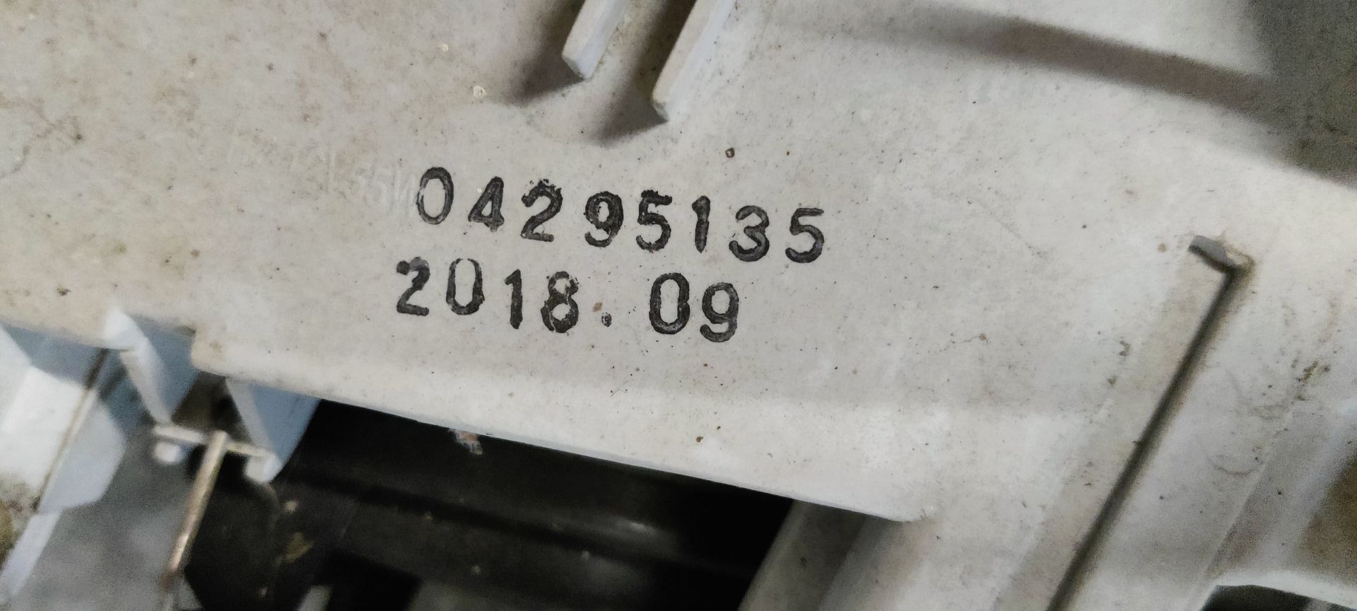 Alfa Romeo 147, 19 JTD linker koplamp.