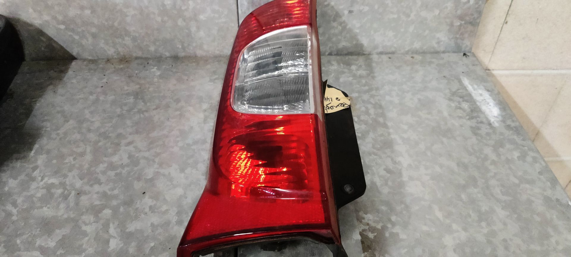 Citroen Bipper linker achterlicht.