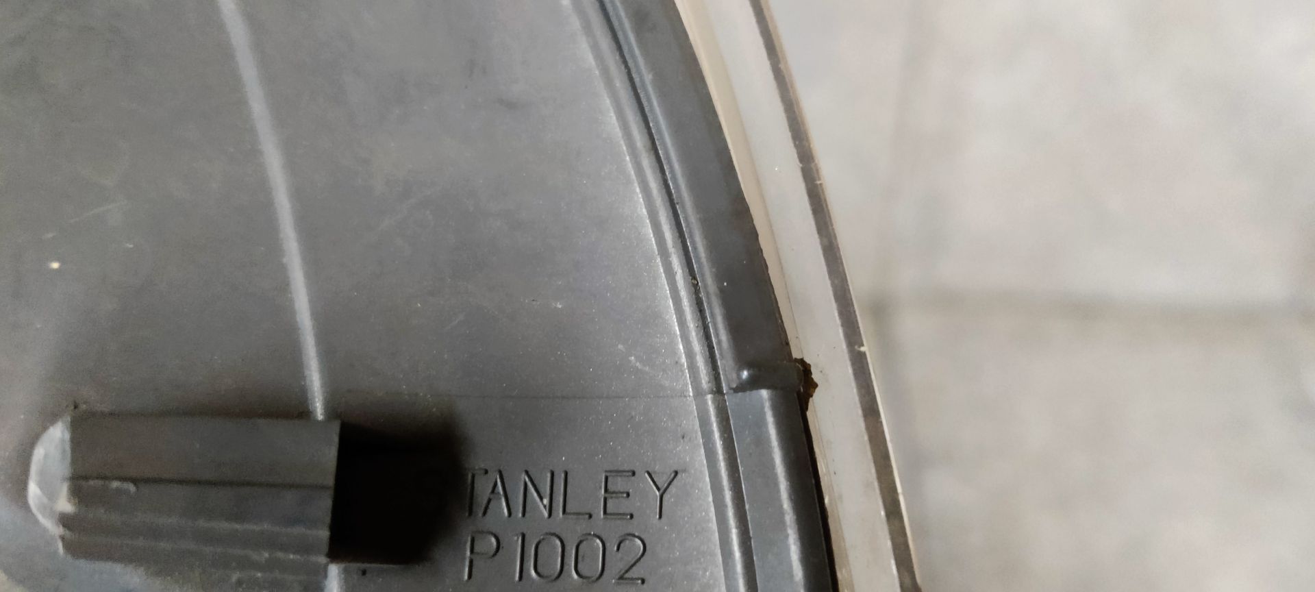 Mazda Demio stadlicht links.