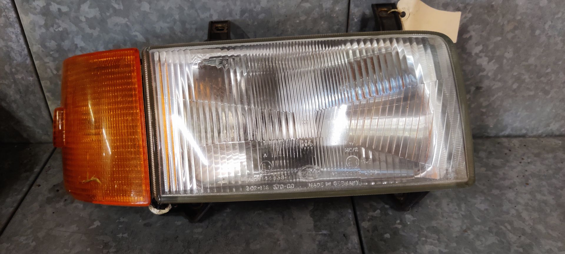 VW Transporter T4 rechter koplamp met knipperlicht unit.