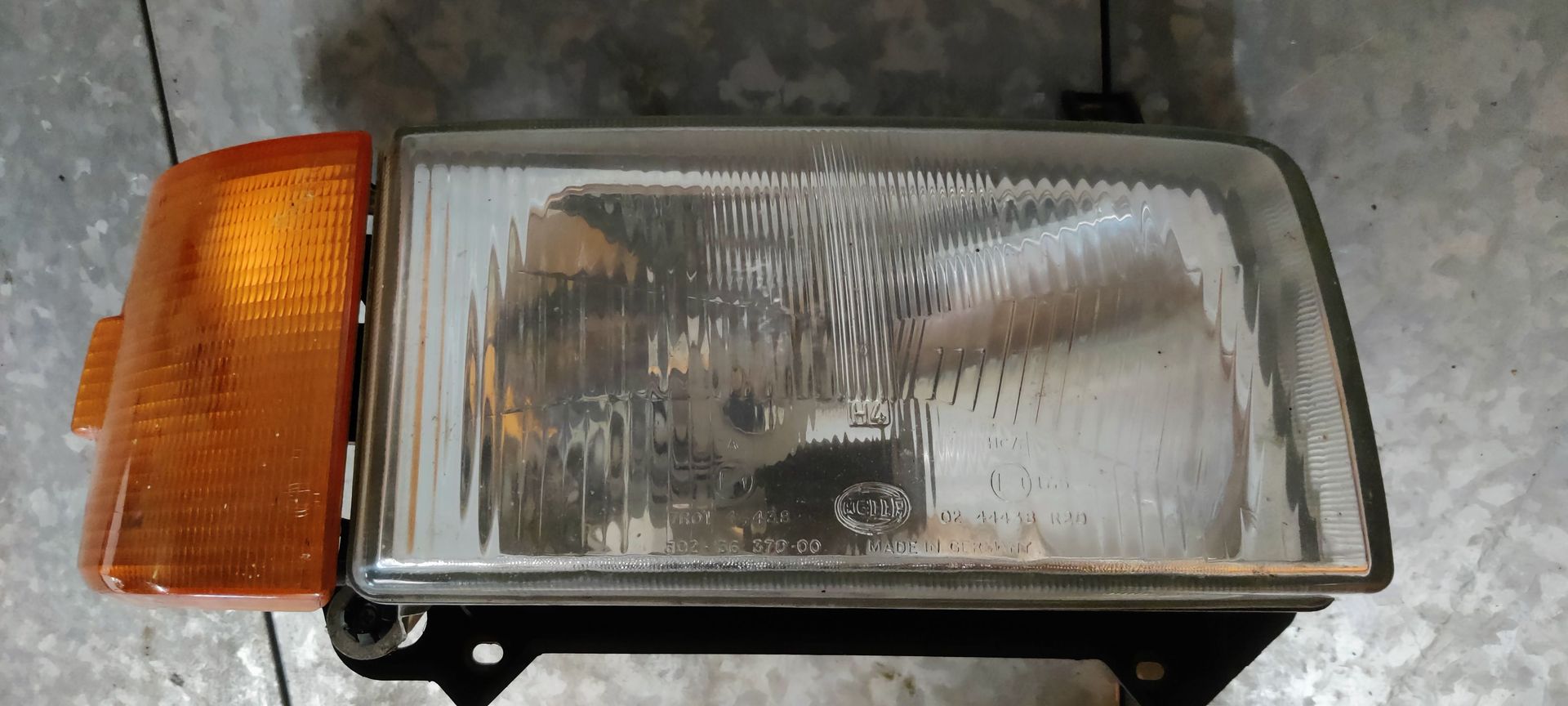 VW Transporter T4 rechter koplamp met knipperlicht.
