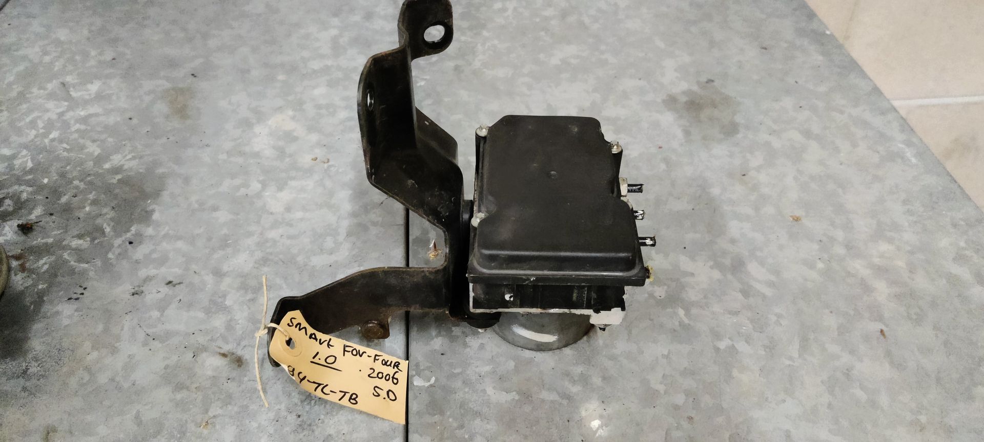 Smart ForFour ABS pomp, gebruikt.