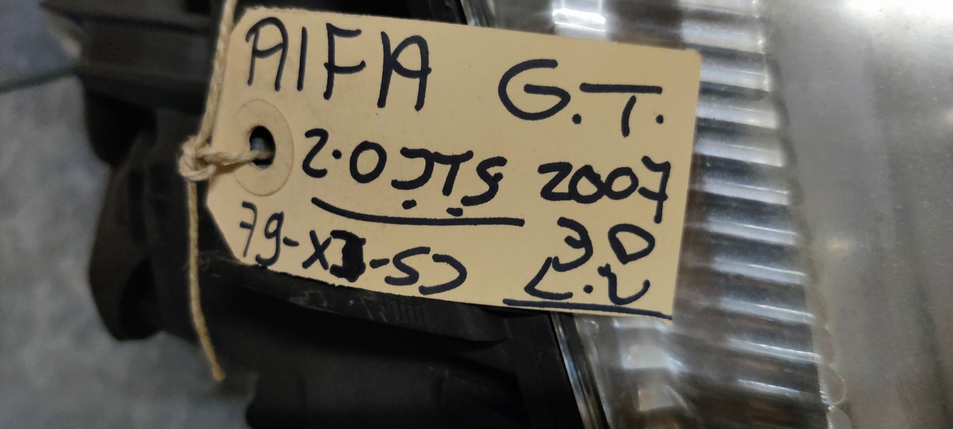 Alfa Romeo GT 2.0 JTS linker koplamp.