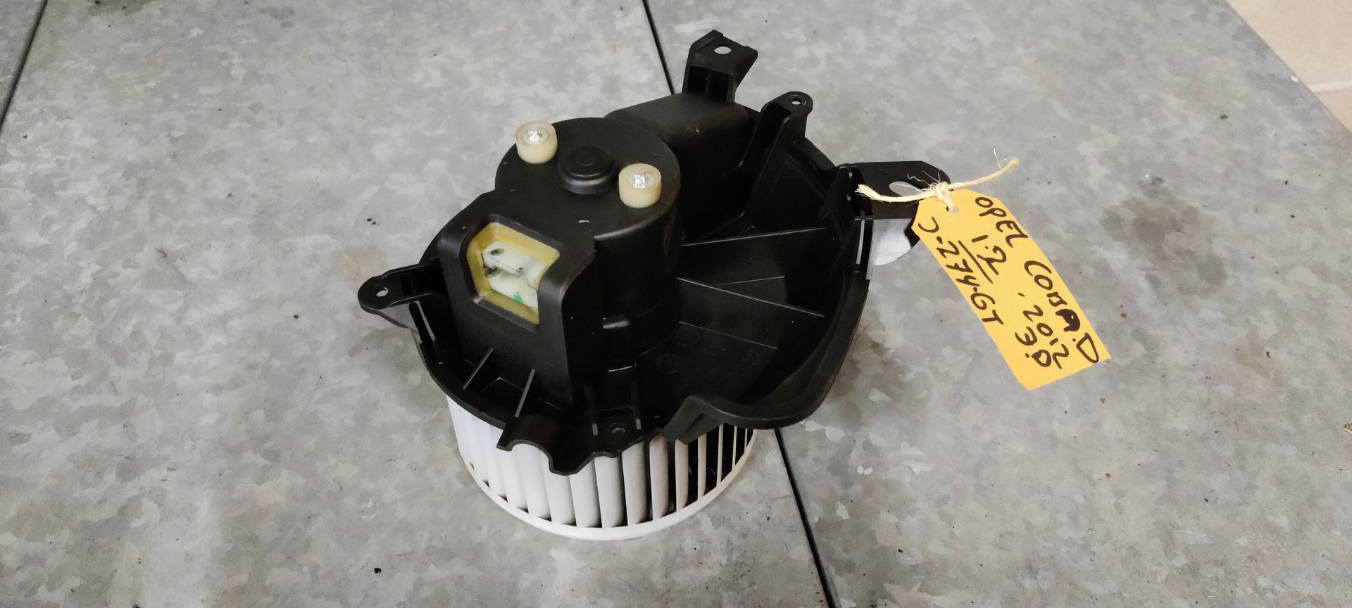 Opel Corsa D kachelmotor.