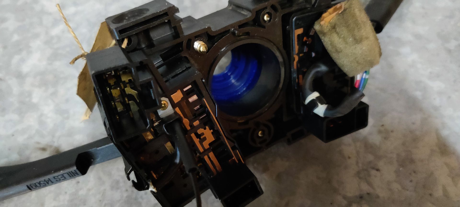 Nissan Almera stuurkolom hendels uit 1997.