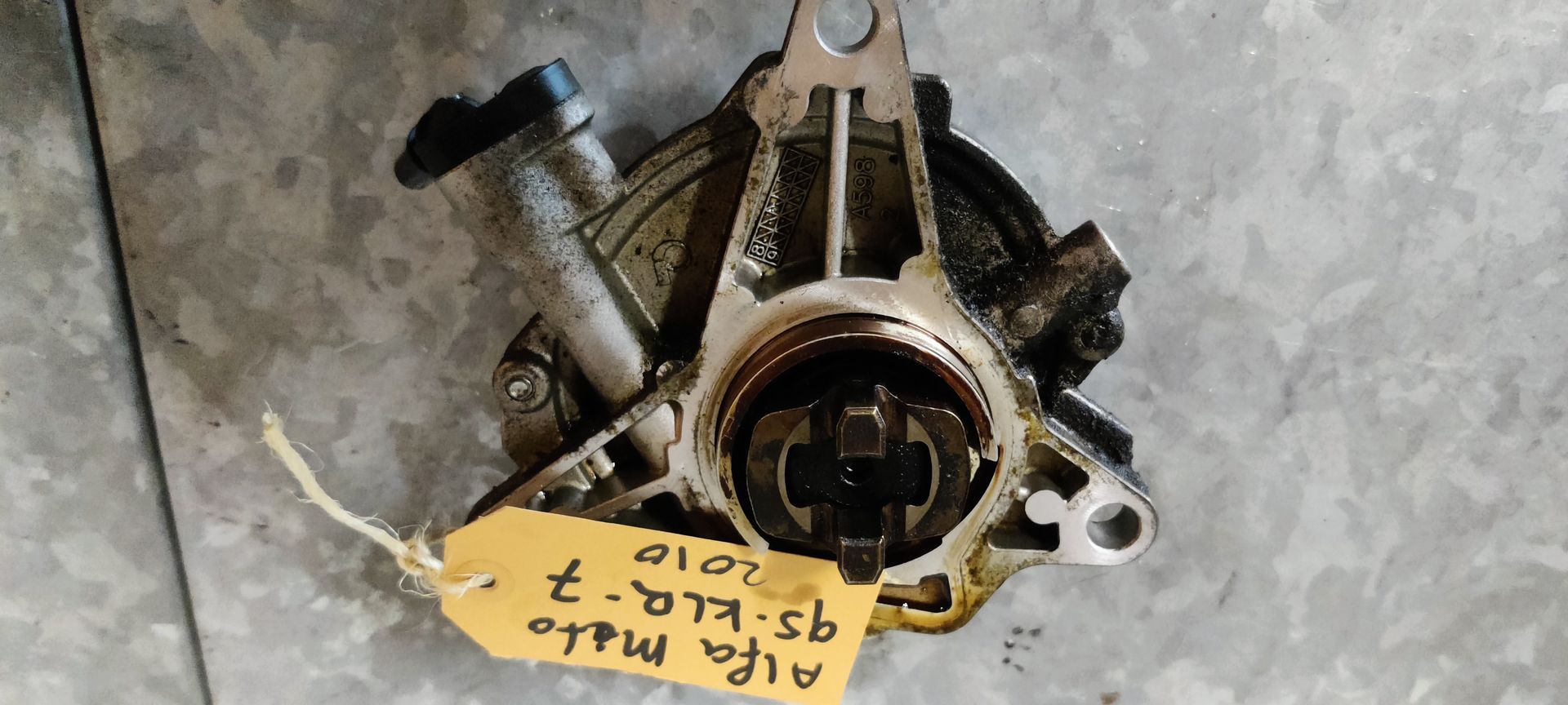 Alfa Romeo MiTo onderdukpomp, vacuümpomp rembekrachtiger.