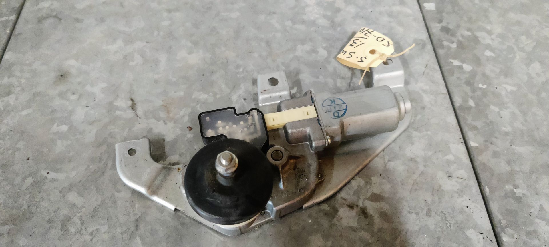 Suzuki Swift ruitenwissemotor achter.