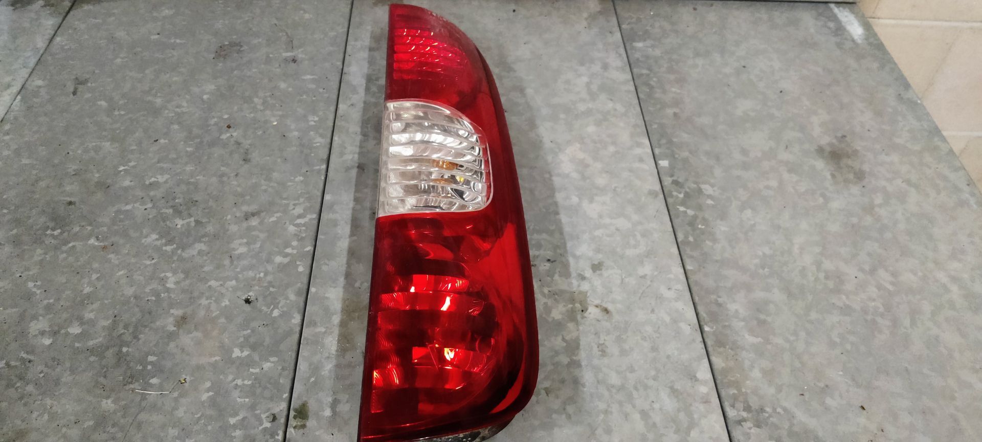 Fiat Doblo rechter achterlicht uit 2007.