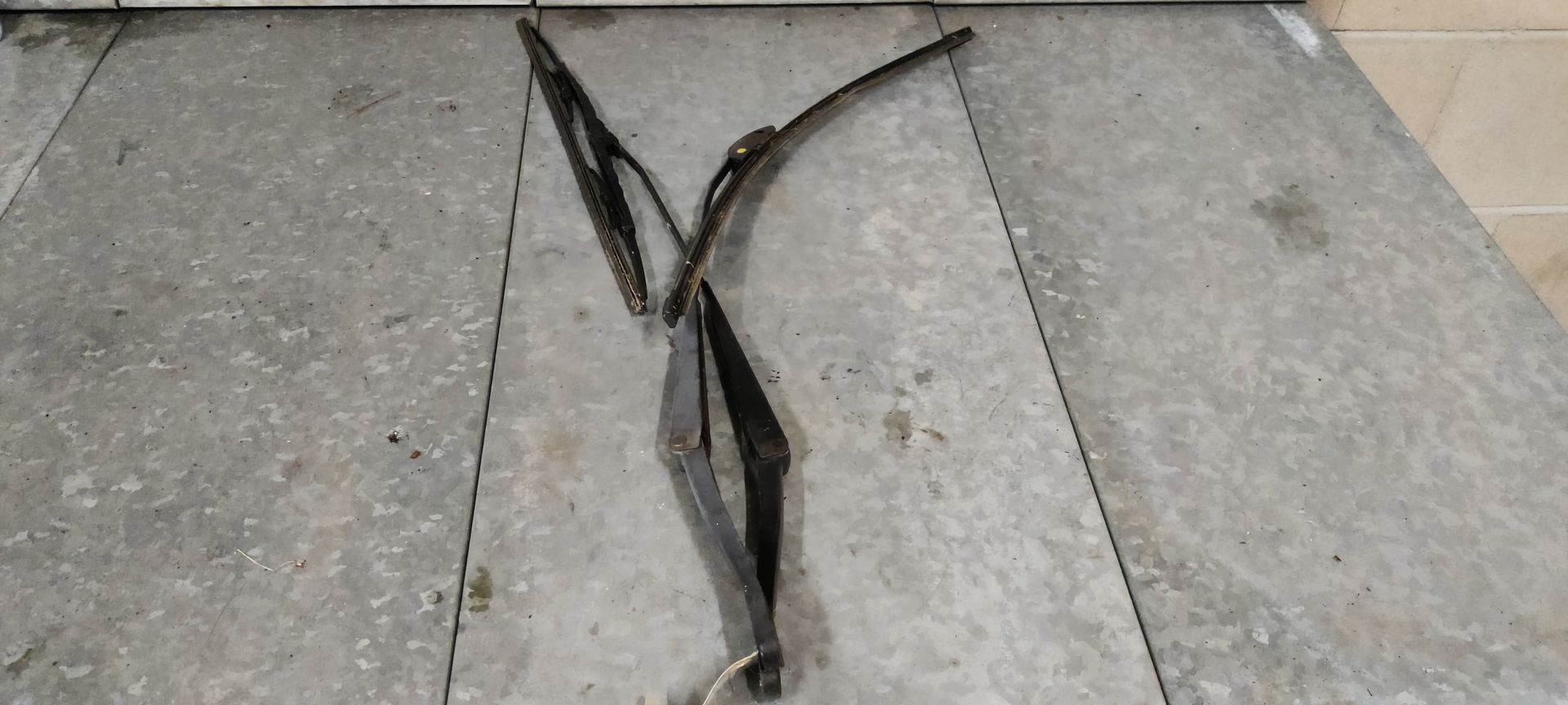 Fiat Doblo ruitenwisserarmen en bladen voor uit 2007.