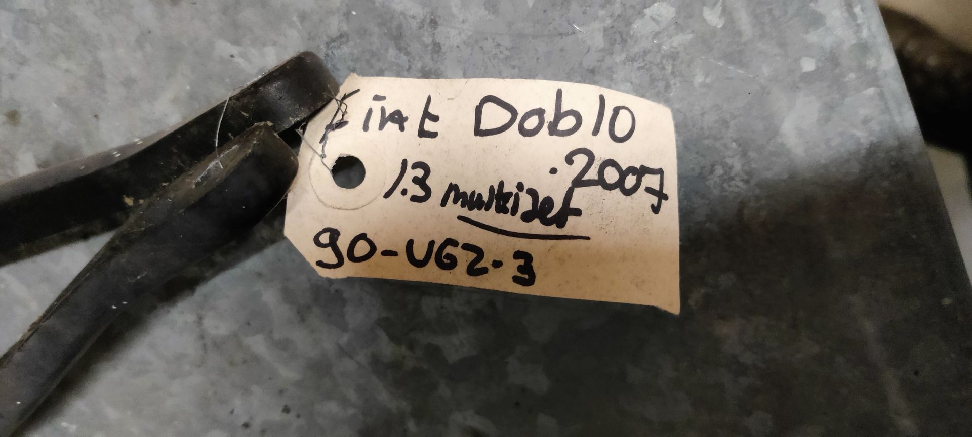 Fiat Doblo ruitenwisserarmen en bladen voor uit 2007.