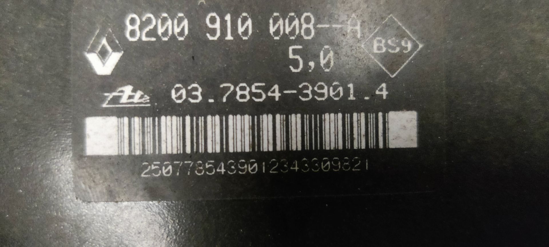 Renault Twingo rembekrachtiger uit 2013.