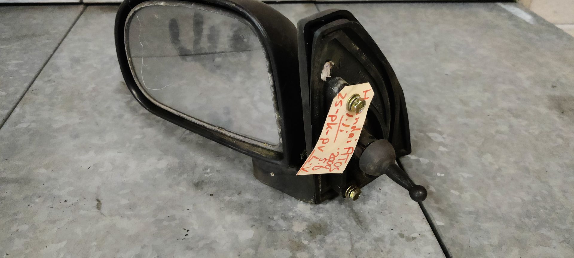 Hyundai Atos linker spiegel uit 2004.