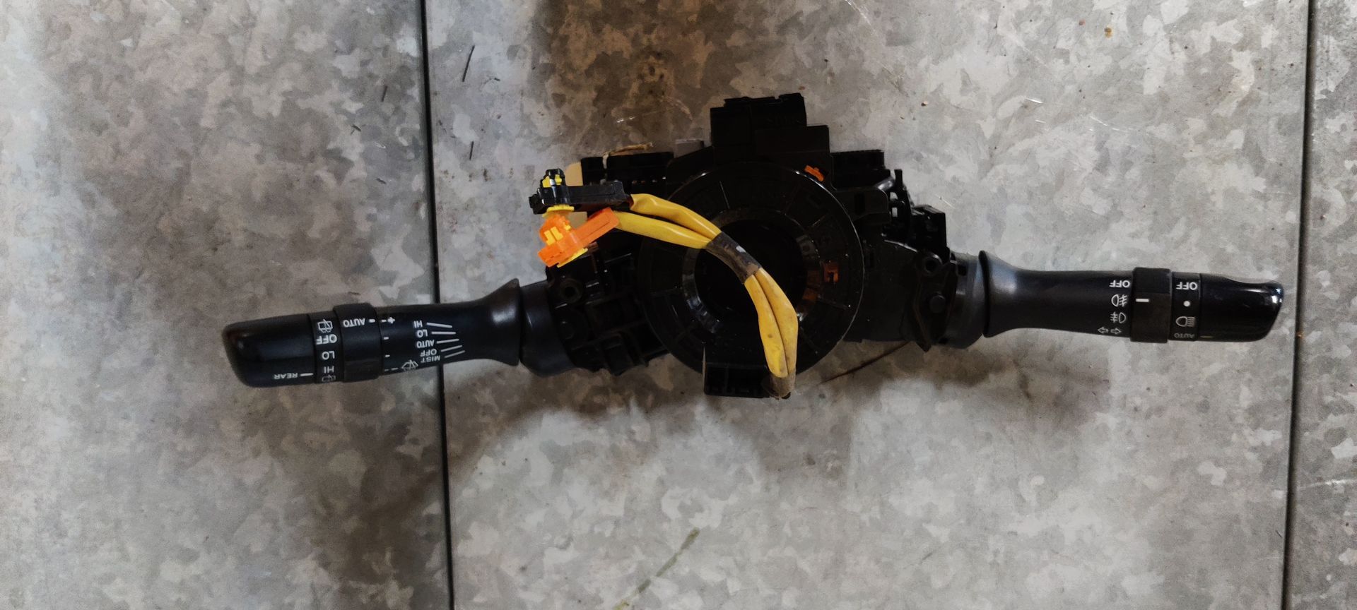 Toyota RAV 4 stuurkolom schakelaar uit 2008.