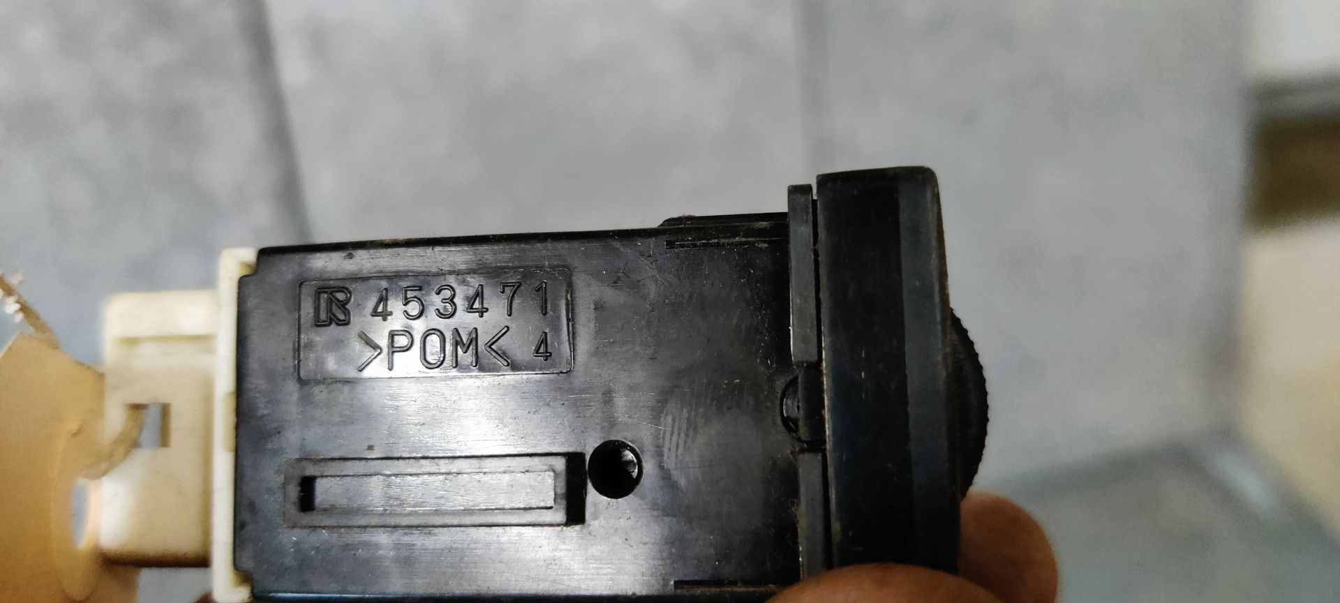 Toyota RAV 4 schakelaar dashboard dimmer uit 2008.