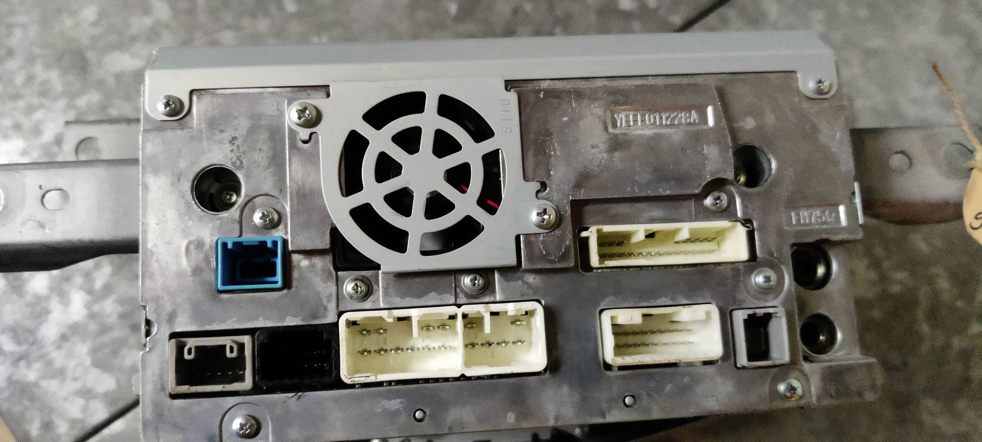 Toyota RAV 4 radio cd speler met navigatie uit 2008.