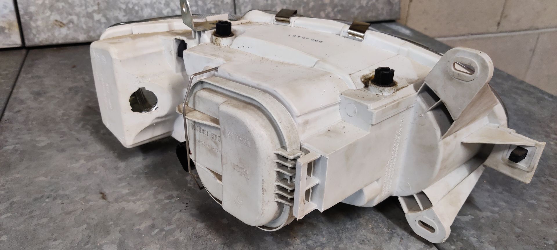 Ford Escort linker koplamp uit 1996 (bijna nieuw).